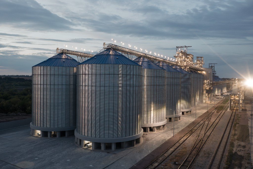 crop grain silos